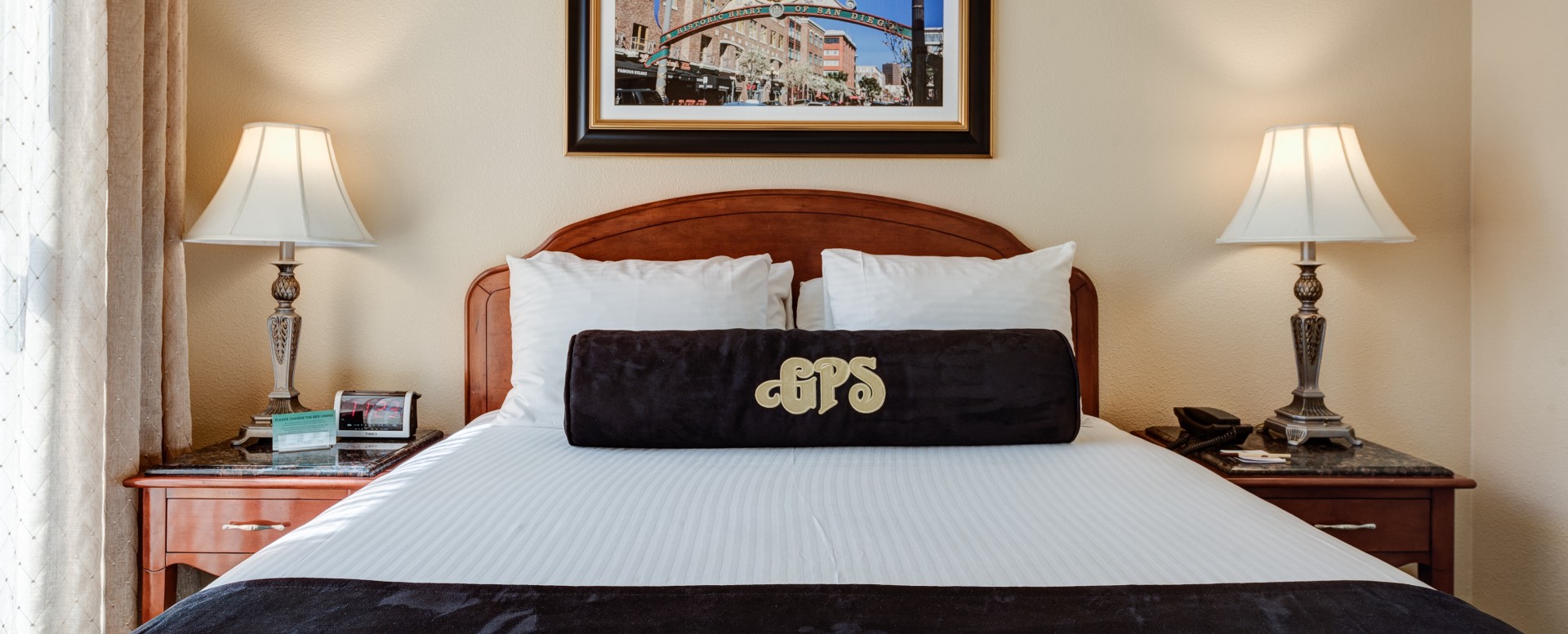 Gaslamp Plaza Suites San Diego - 1 bed guestroom